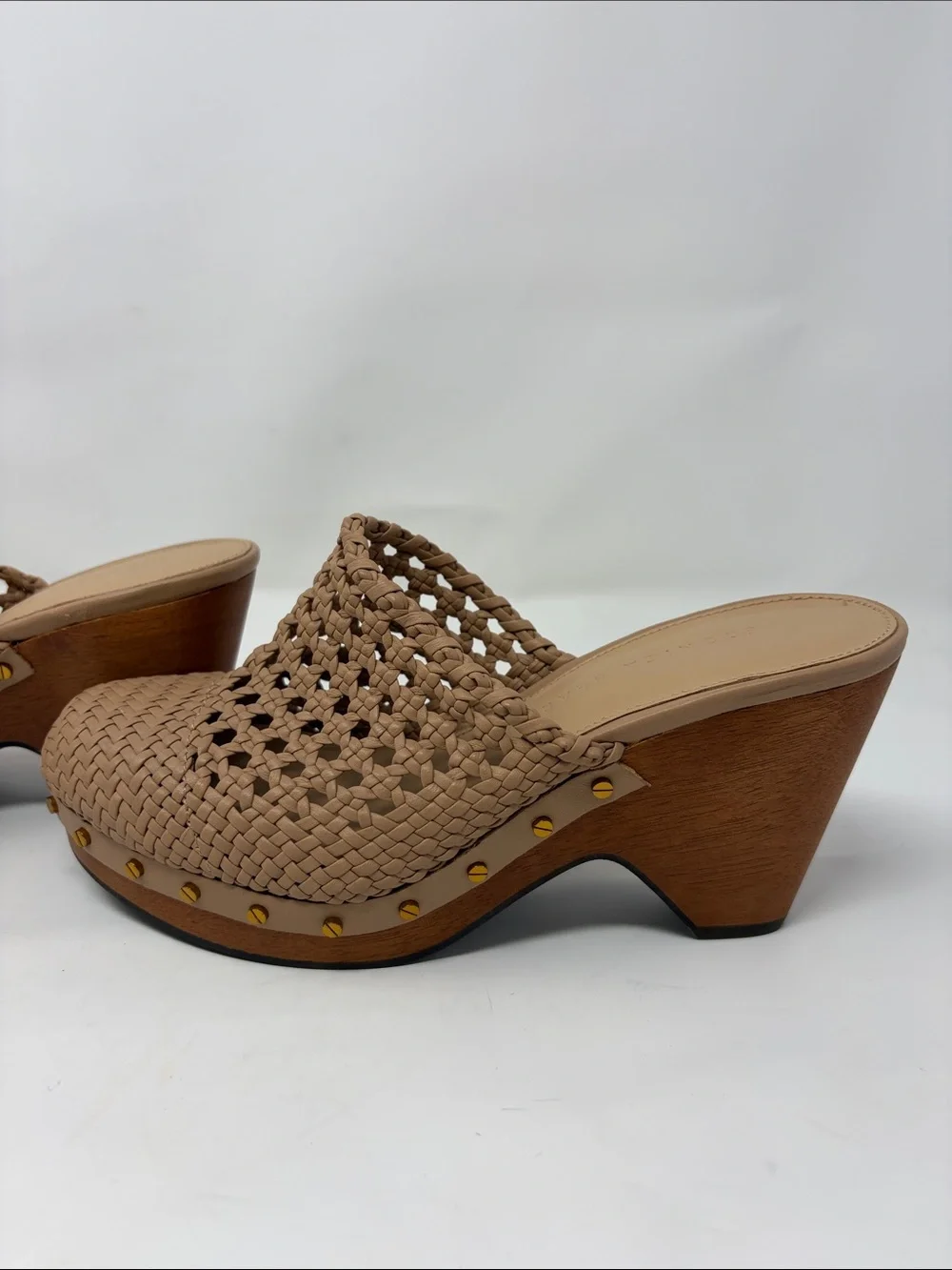 Veronica Beard Woven Tan Leather Clog Mules Size 6.5 Excellent Condition